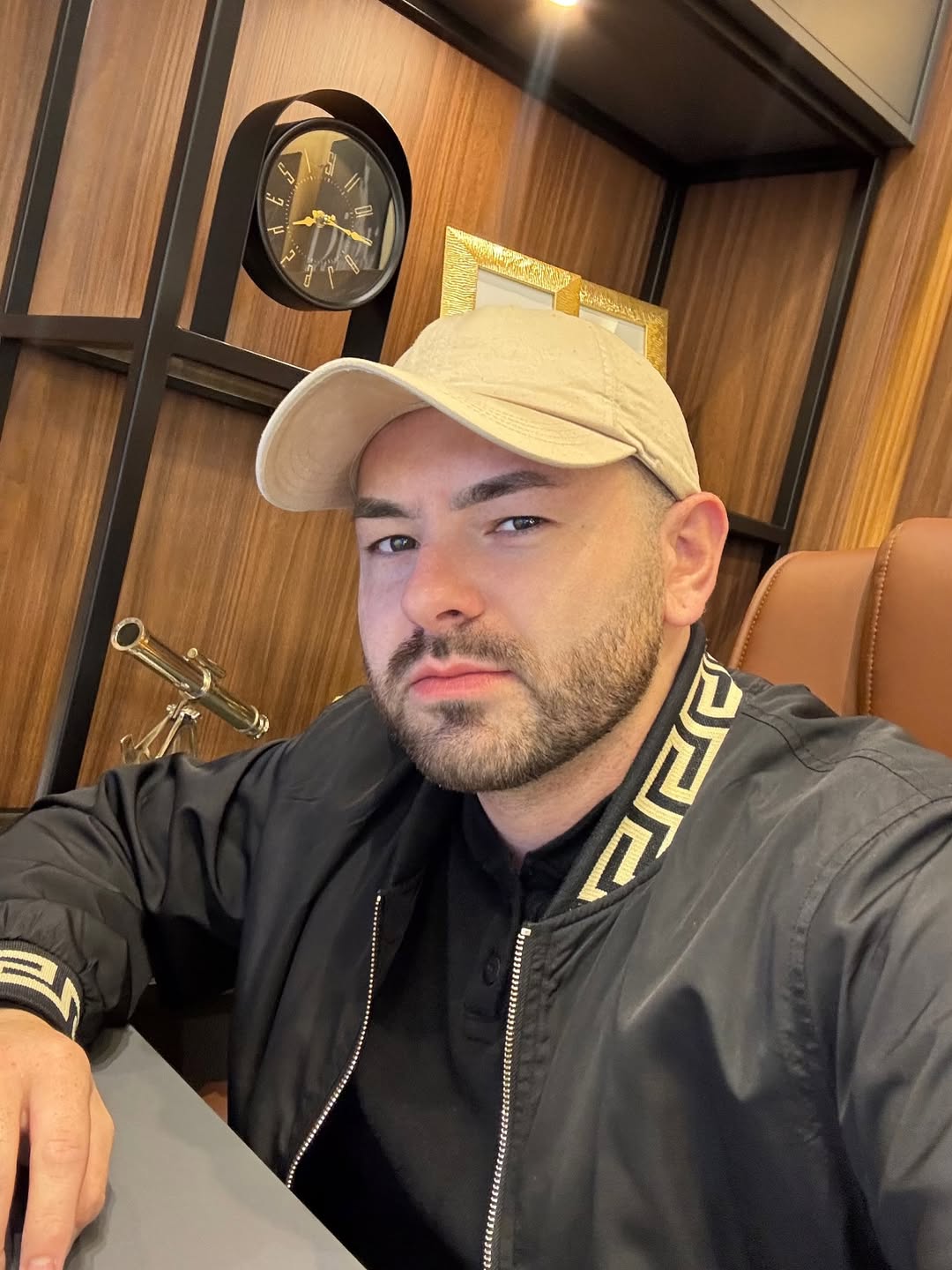 Oliver Harrison  - Photo 2