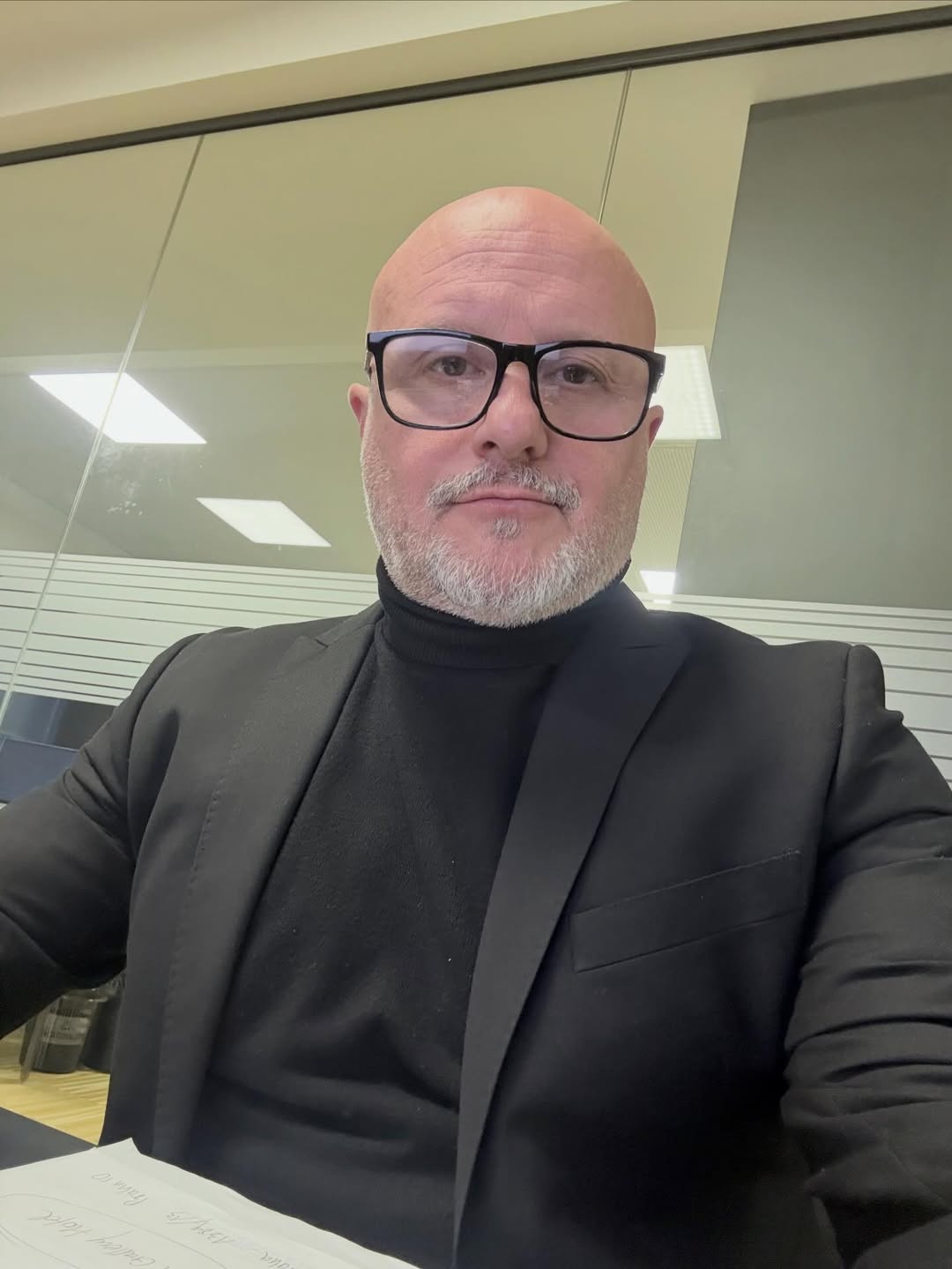 Adrian Mendoza - Photo 4