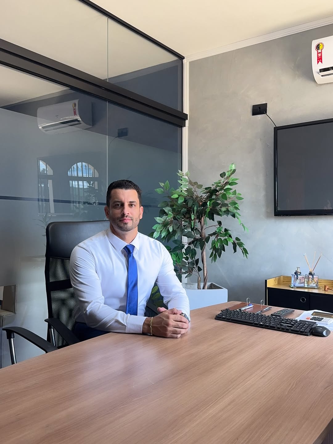 Jackson Harry - Photo 2